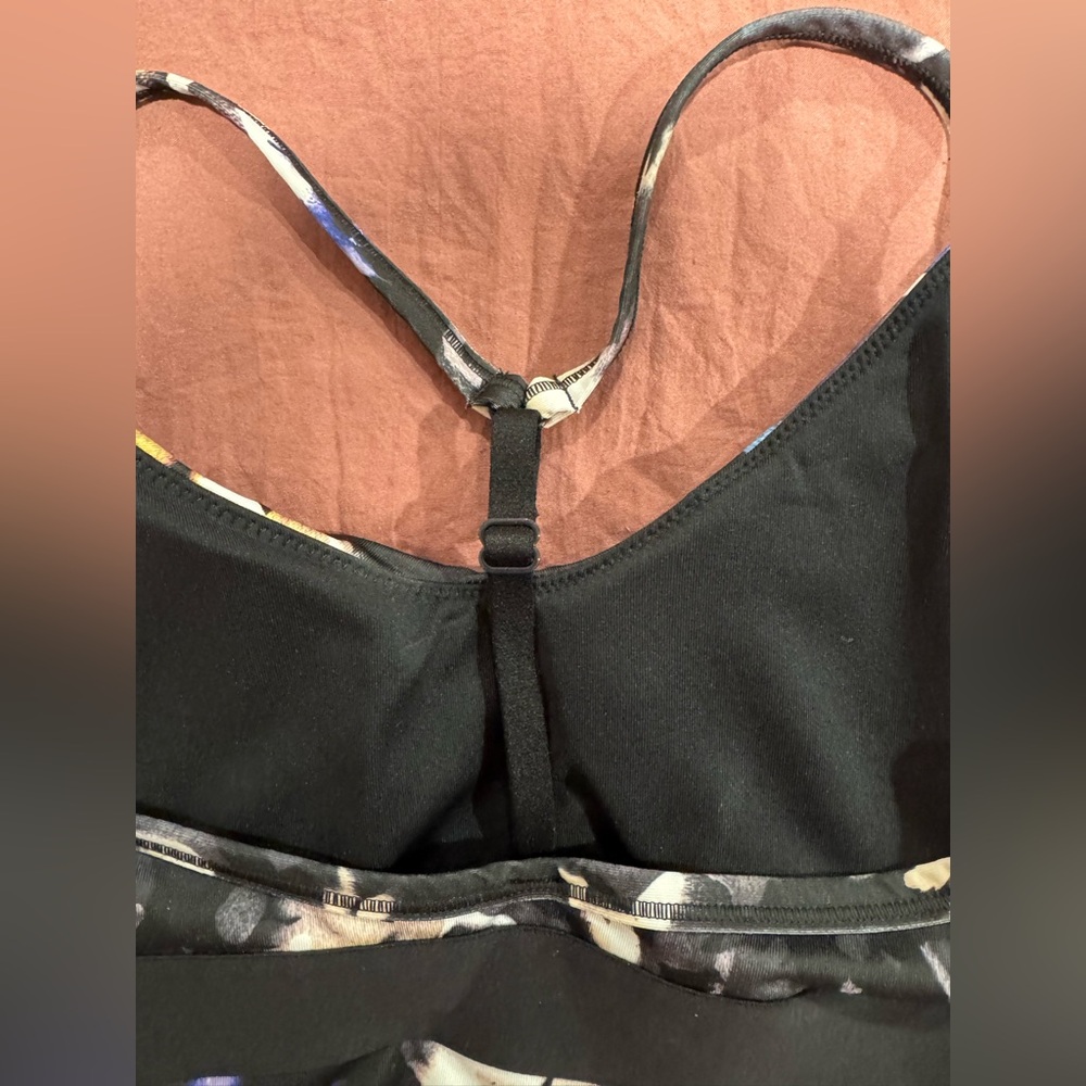Nike DriFit Sports Bra - Picture 6 of 8
